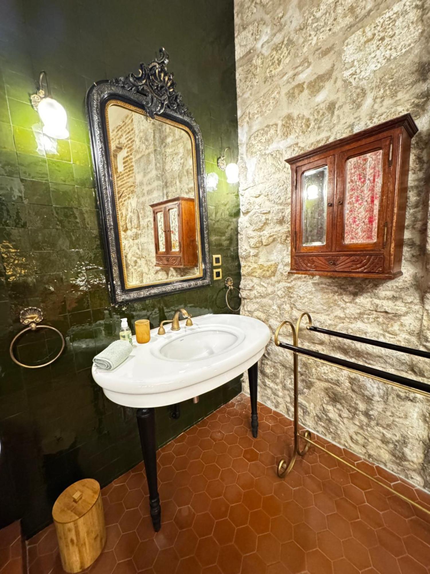 L'Heure Bleue - Charme Et Histoire Au Coeur D'Avignon Apartment Luaran gambar
